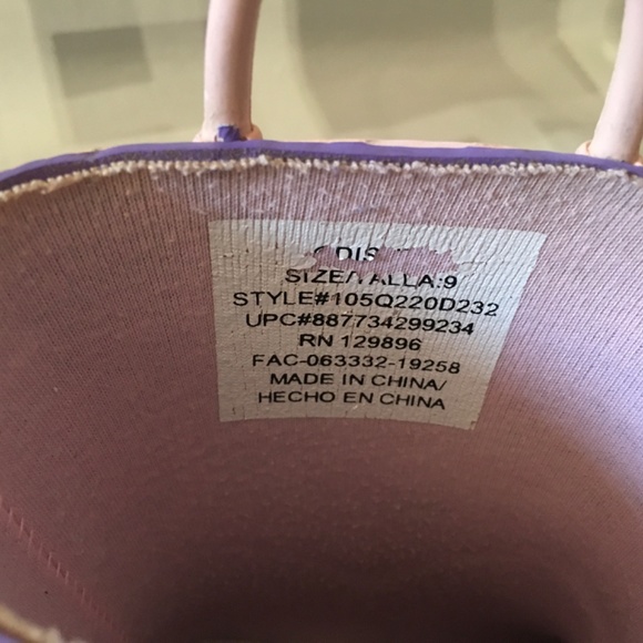 Disney Toddler Rain Boots size 9. - Picture 6 of 6